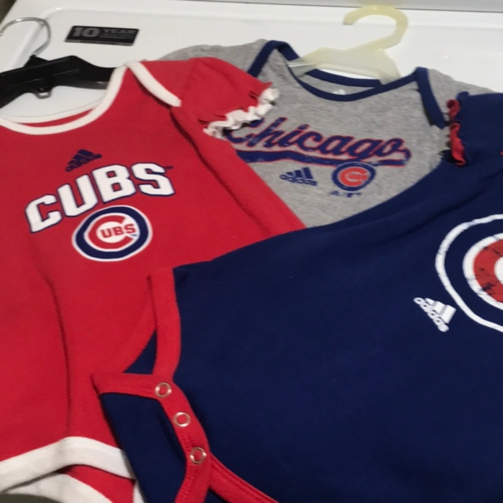Adidas 18 months three onesies Chicago cubs
